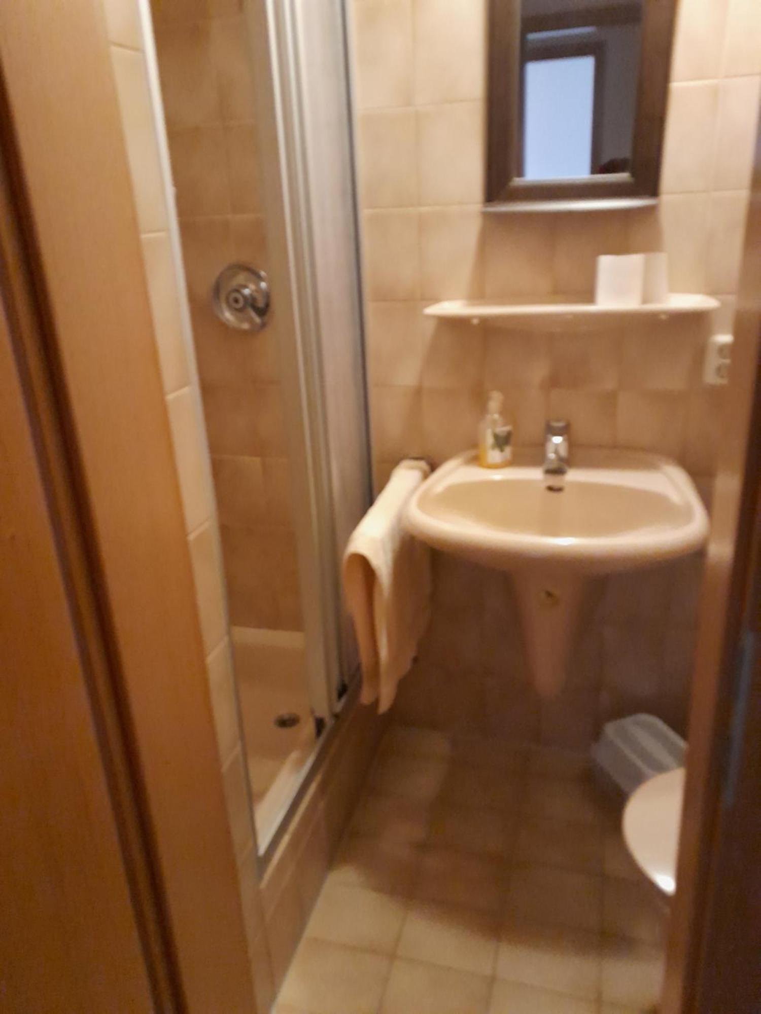 Apartment Mit Kueche Und Balkon Oder Terrasse, Ruhig Und Gut Erreichbar Piding Buitenkant foto